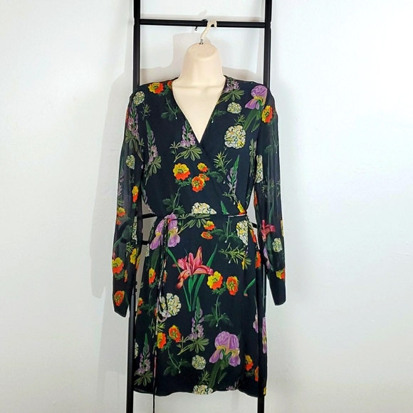 Zara Dresses & Skirts - Zara floral long sleeve lining v-neck dress wrap